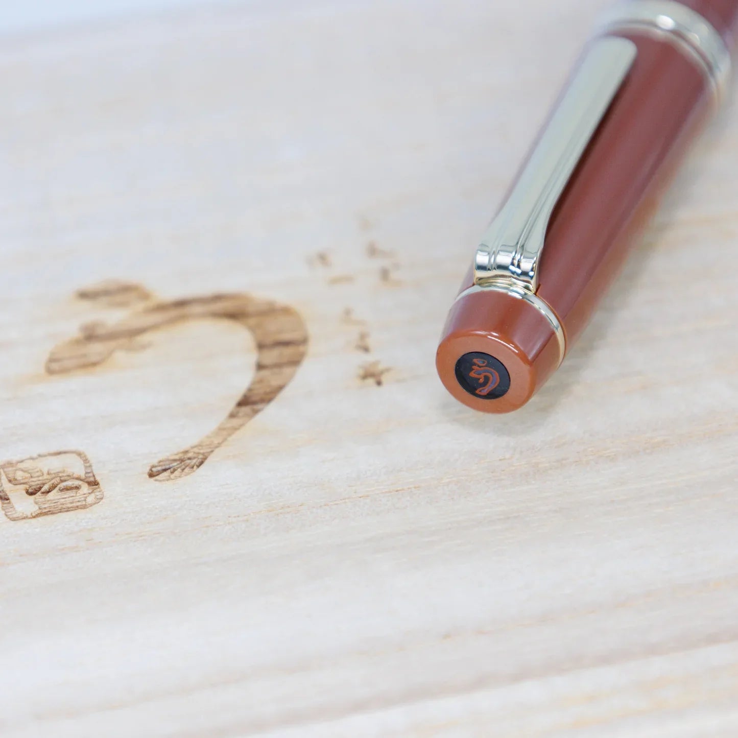 BUNGUBOX Original Oversized Fountain Pen - Kabayaki