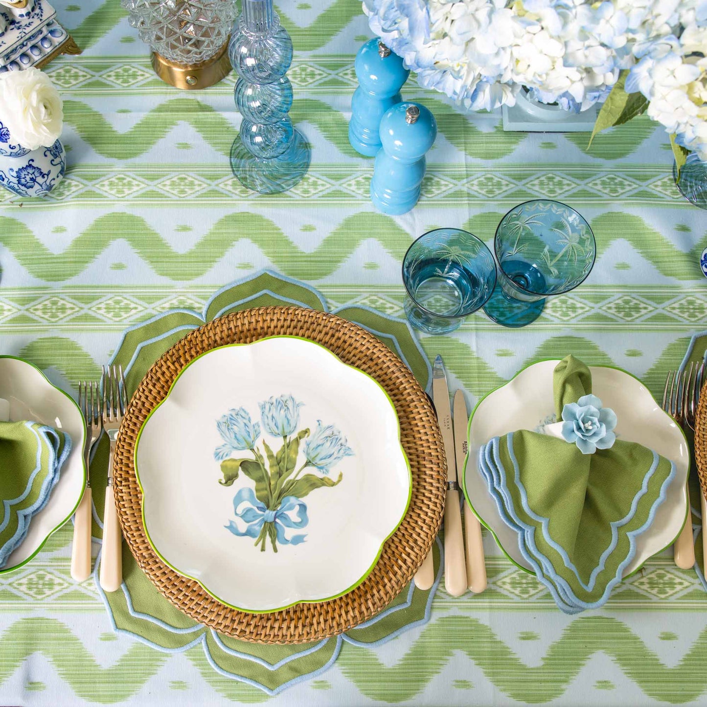 Blue Tulip Dinner Plates (Set of 4)