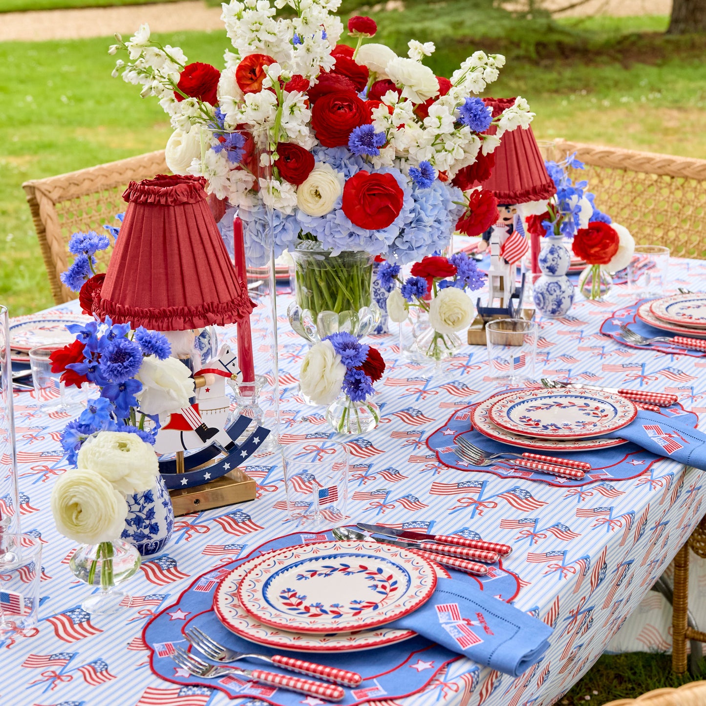 Blue & Red Josephine Dinner & Starter Plates (Set of 8)