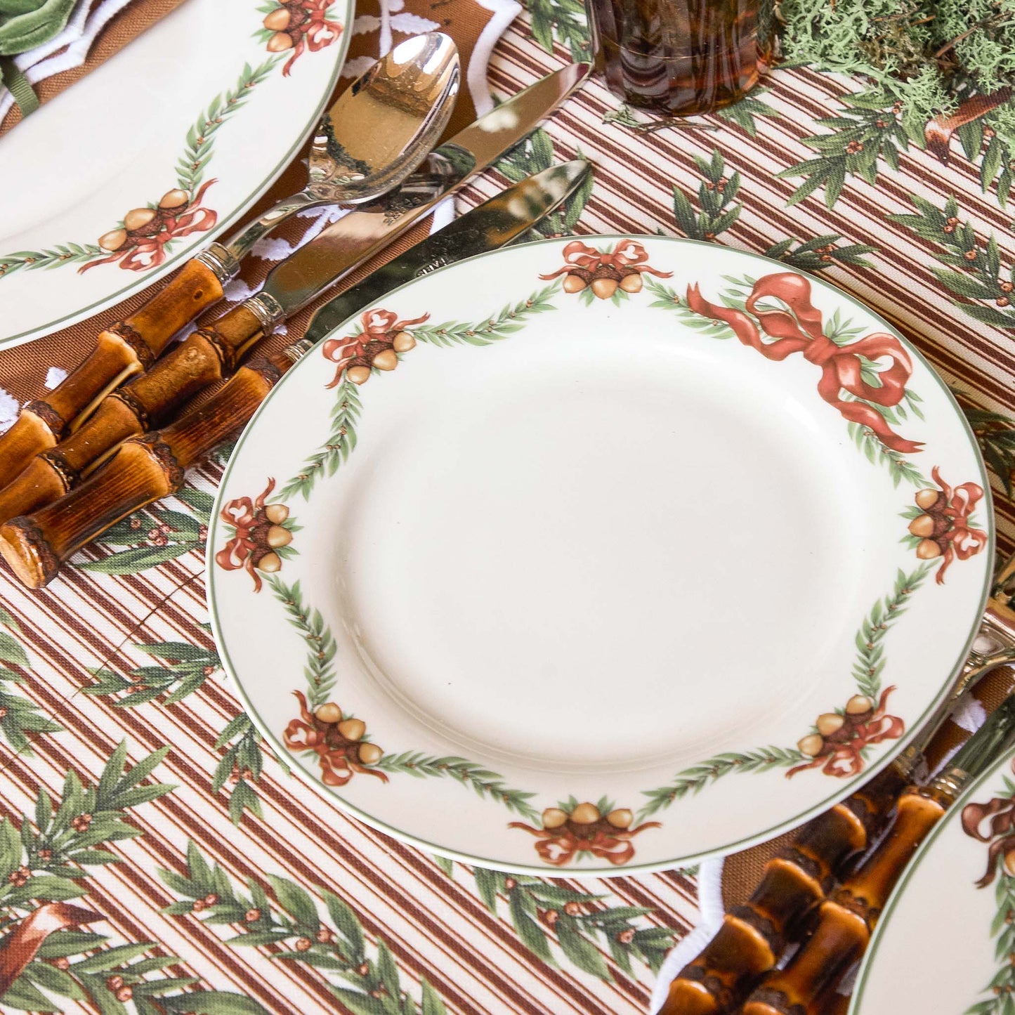 Acorn Garland Starter Plate (Set of 4)