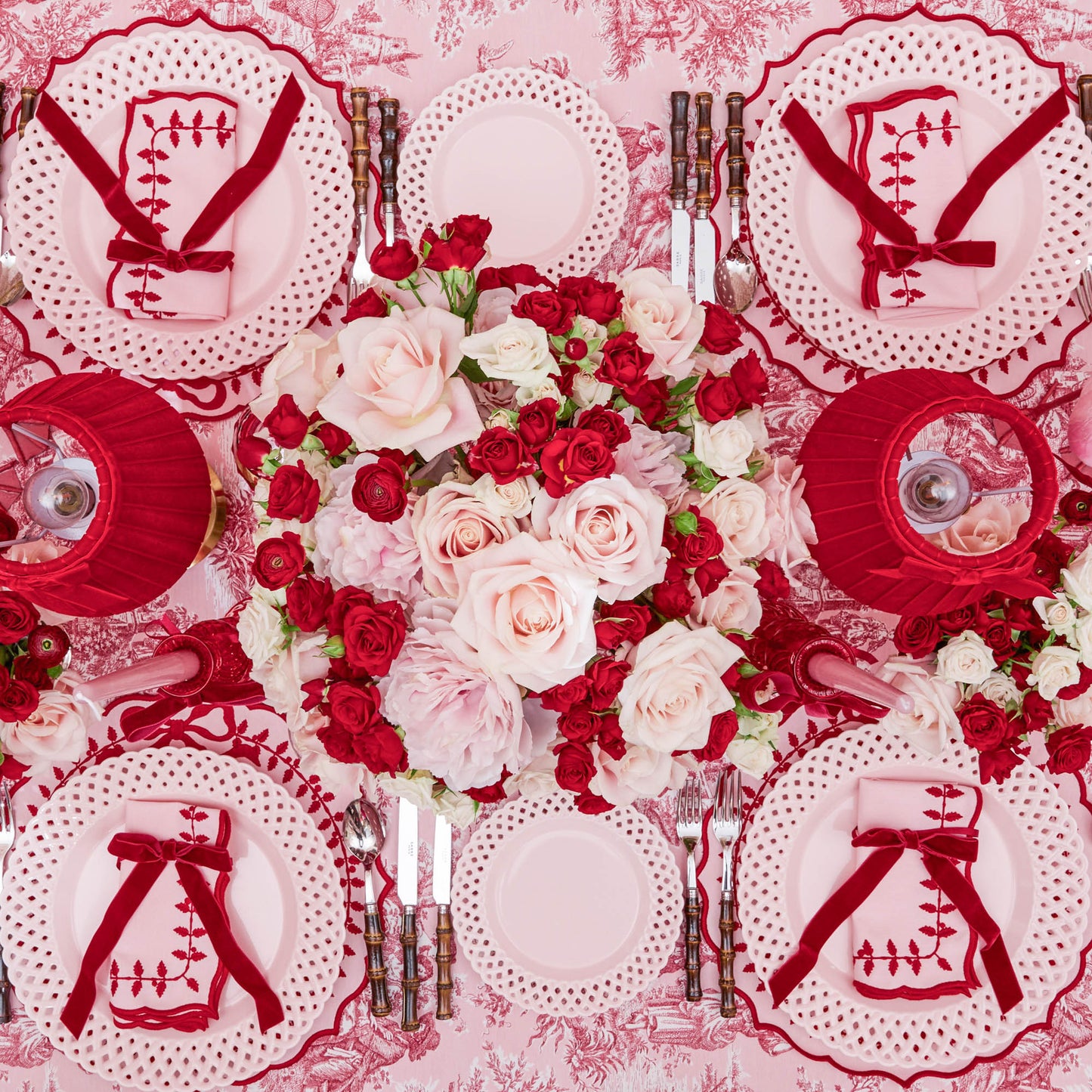 Pink & Red Bow Laurel Placemats & Napkins (Set of 4)